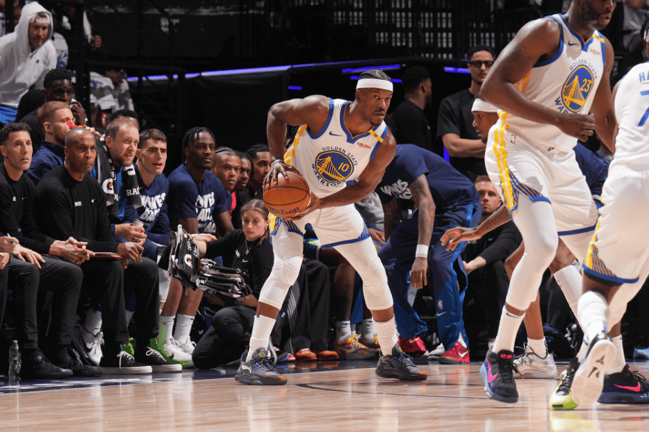 巴特勒在加拿大队比赛中重返赛场，出色防守引发热议！-开云APP